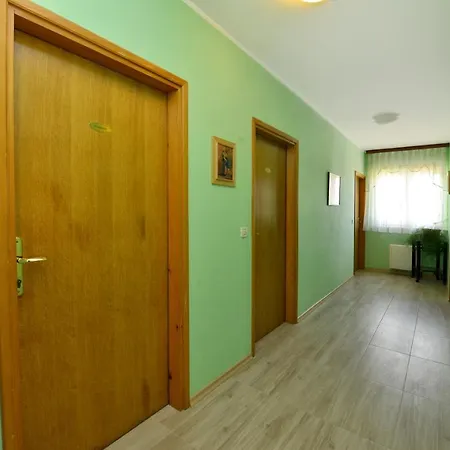 朱莉娅住宿加早餐旅馆 住宿加早餐酒店 4*