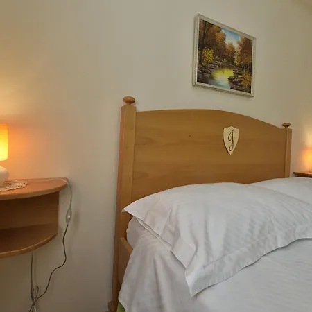 住宿加早餐酒店 朱莉娅住宿加早餐旅馆 4*