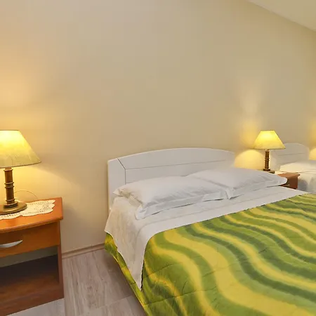 Julia Bed & Breakfast