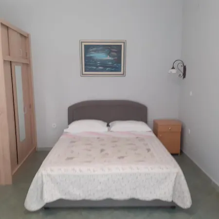 Julia Bed & Breakfast